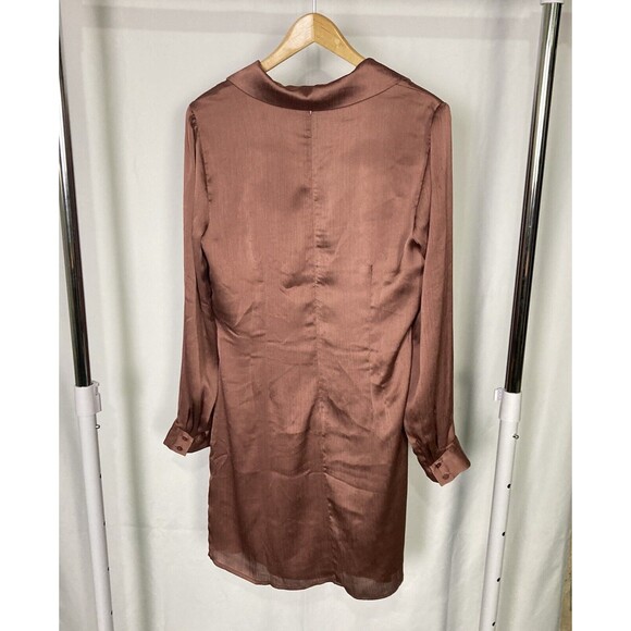 ASTR The Label Satin Muave Cut Out Front Mini Dress Button Sz Large Cocktail - Picture 3 of 10